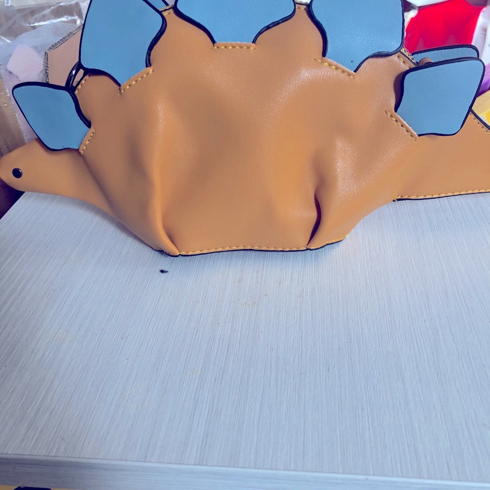 Yellow and Blue Stegosaurus Dinosaur 🦕 bag… - Picture 3 of 6